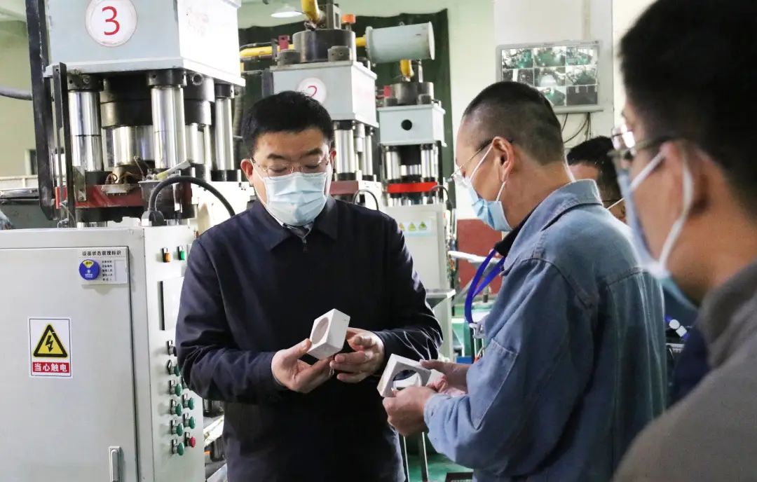 區(qū)委馬書記來公司檢查指導(dǎo)工作